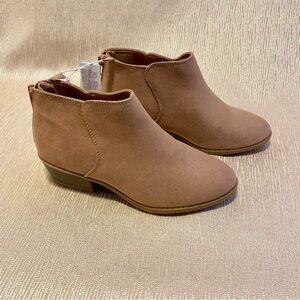 Old Navy Ankle Boots NEW Big Girl Sz 4